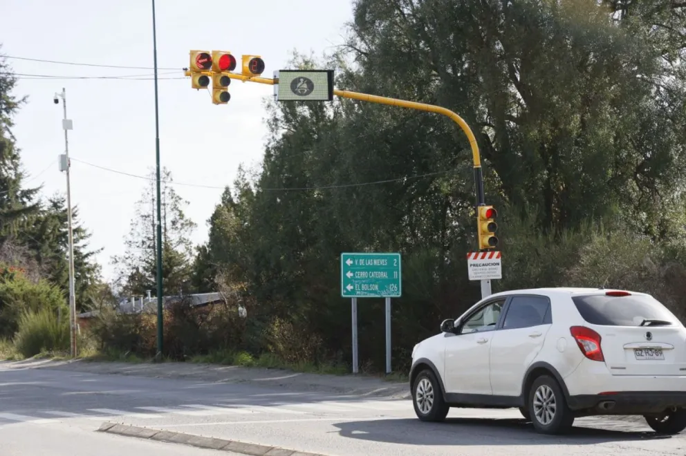 En temporada alta, los semáforos del kilómetro 8 estarán intermitentes