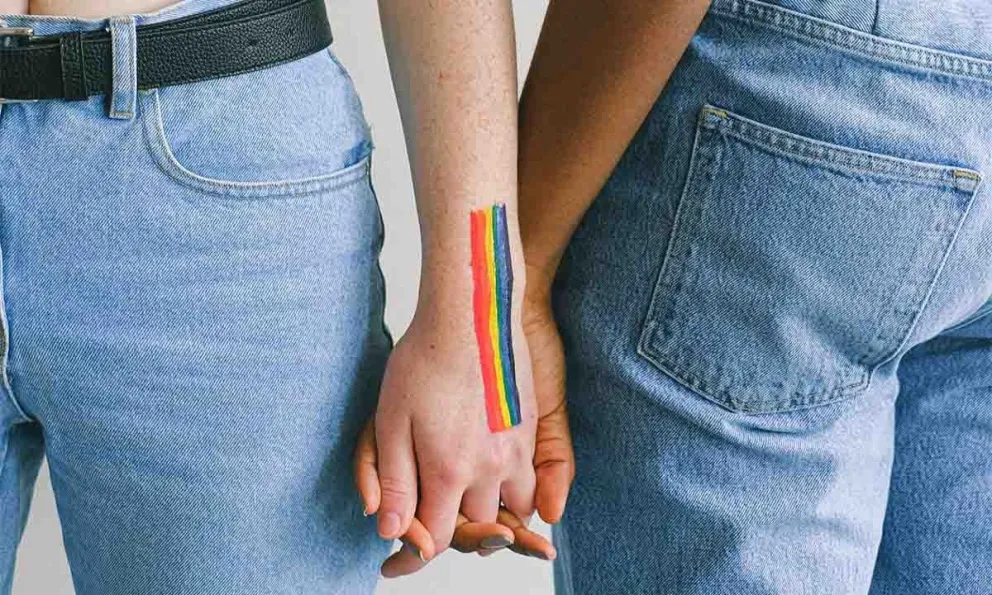 Discriminación: un carnicero salteño les quiso pegar por su condición sexual
