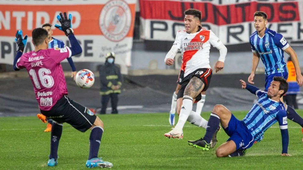 Con un flojo desempeño, River no pasó del empate frente a Atlético Tucumán