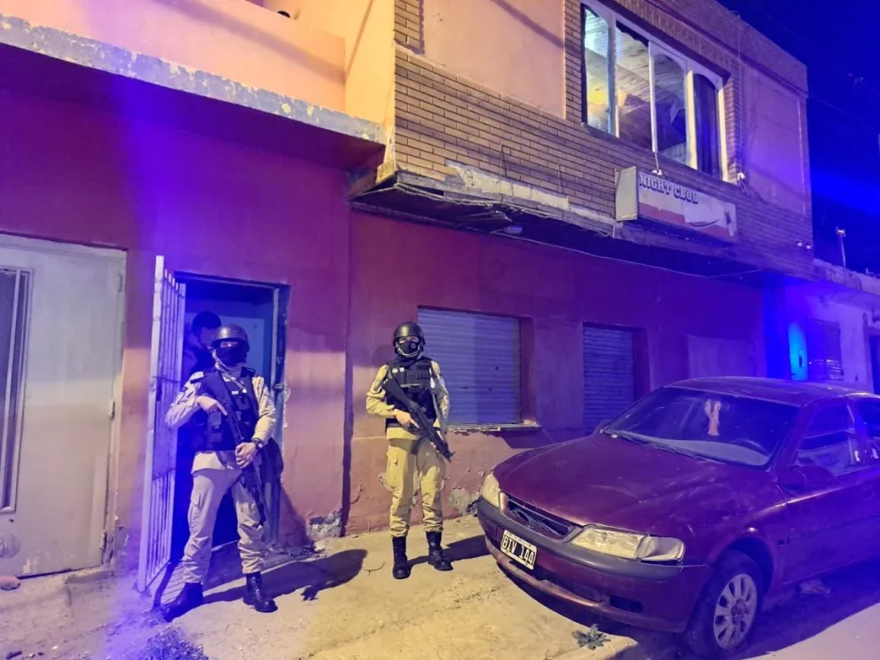 Golpe al narcotráfico: hay dos detenidos, secuestraron droga y casi un millón de pesos