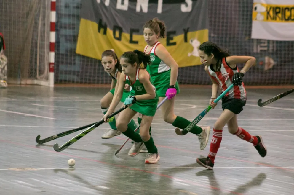 Hubo acción en Bariloche Cup Indoor y se acerca la definición
