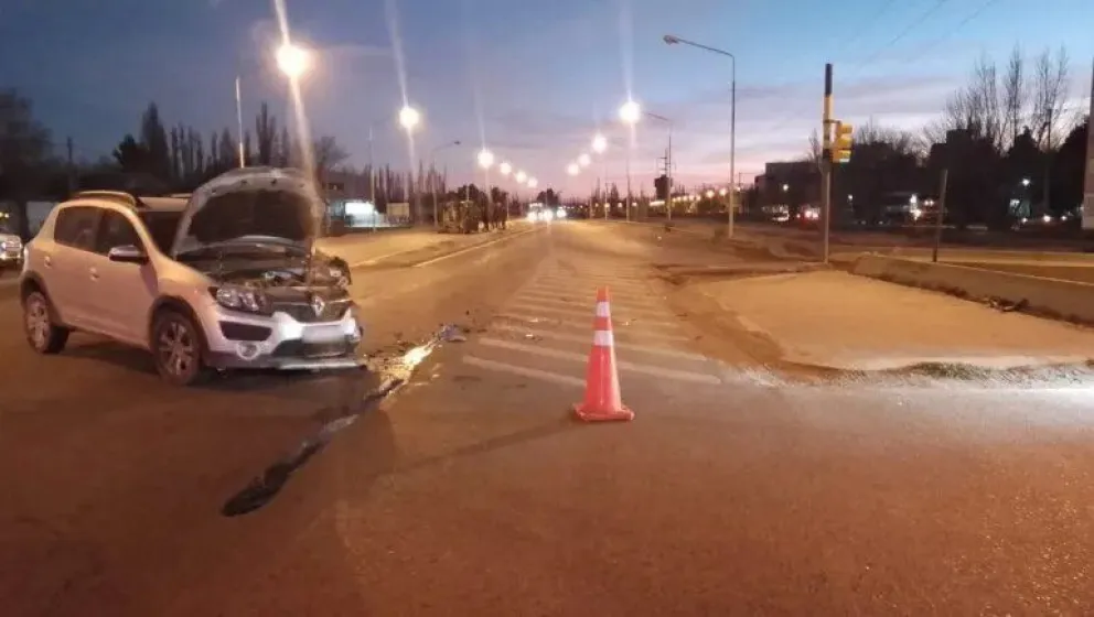 Impactante choque sobre Ruta Nacional 151: investigan si uno de los conductores pasó en rojo