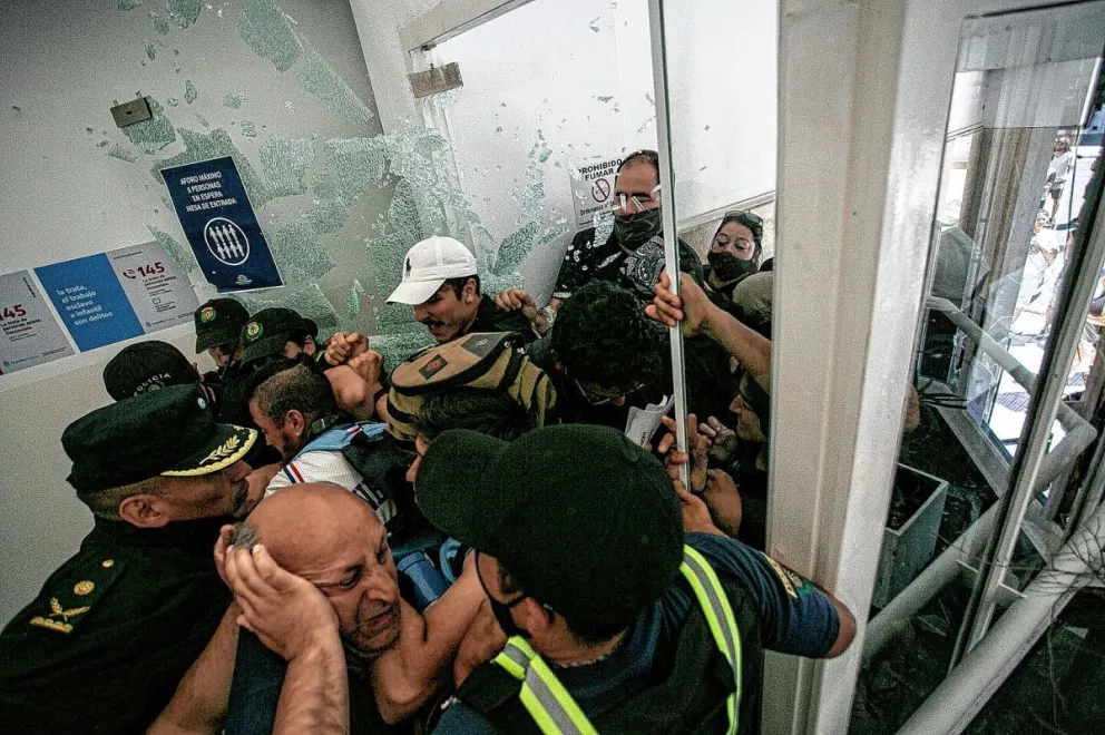 La fotografía de un reportero gráfico comodorense entre las seleccionadas de la muestra de ARGRA