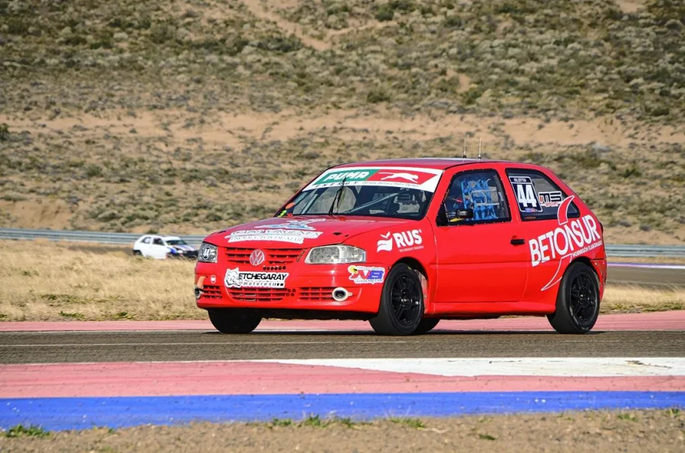 Automovilismo en Comodoro: Gran espectáculo en las cinco categorías