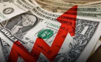 En cuánto cotiza hoy el dólar blue y cómo afecta al riesgo país