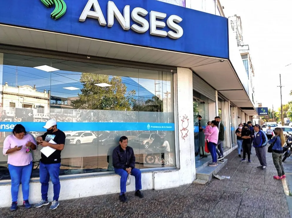 El PRO presentó un proyecto de ley que suprime gradualmente los planes sociales