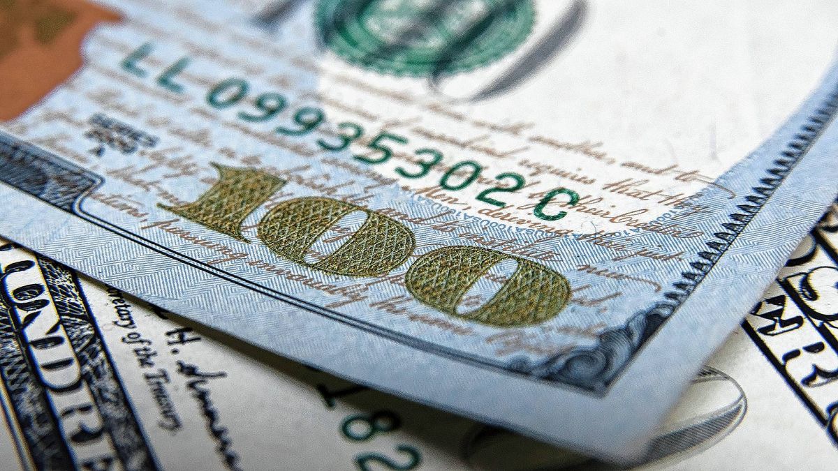 El dólar blue inició la semana en baja