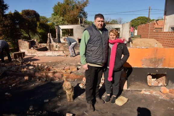 Familia perdió todo en un incendio: "Necesitamos construir nuestra casa de nuevo"