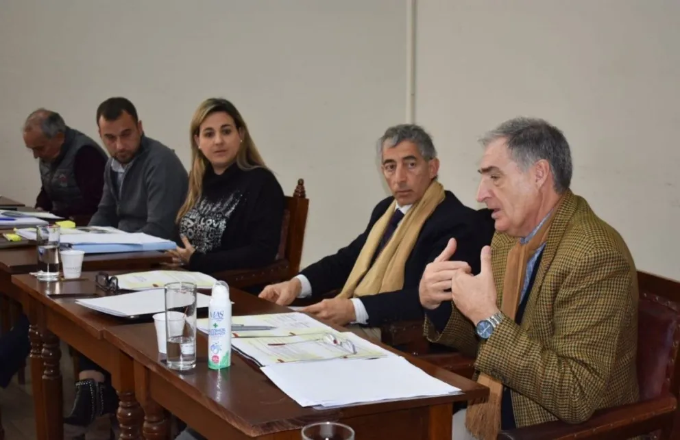 Funcionarios municipales se reunieron con concejales para tratar las altas de parcelas urbanas