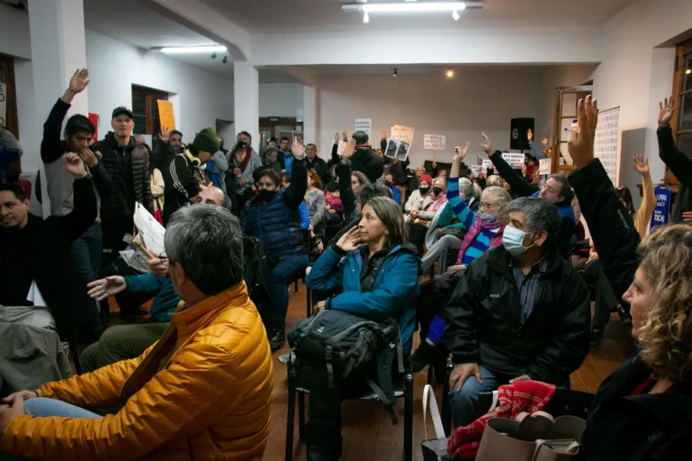 Para el concejal Casas, las convocatorias con una hora de diferencia son “una falta de respeto”