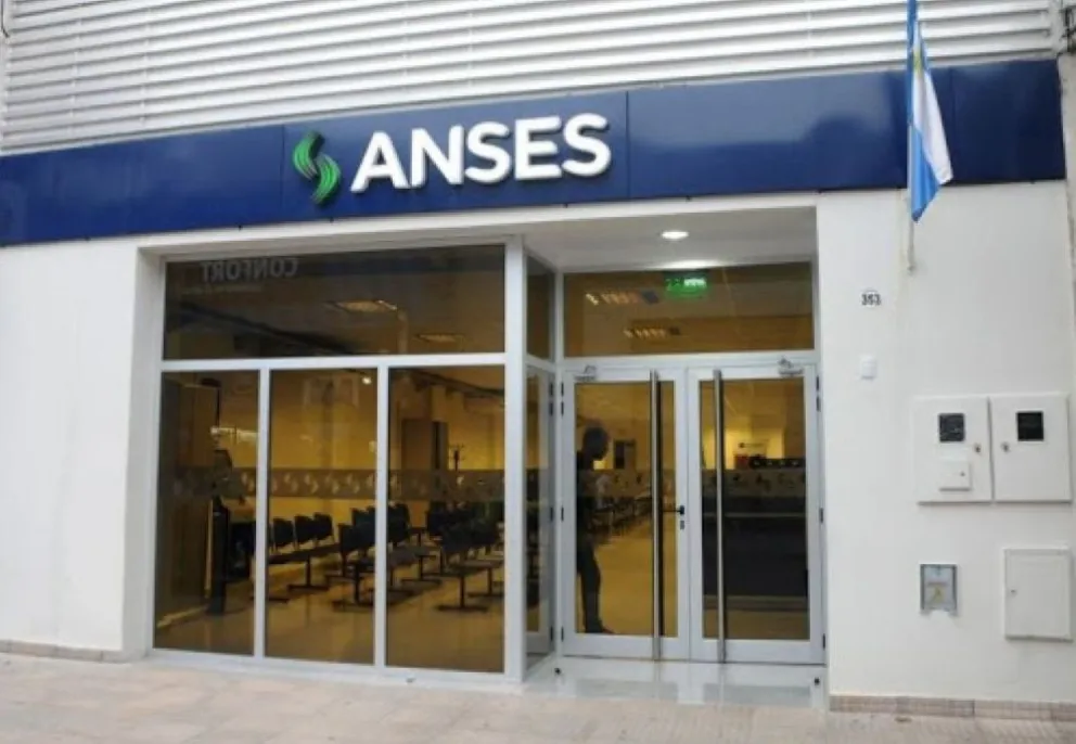 Reclamos, descompensaciones y mala atención a ciudadanos que fueron a Anses para obtener el bono