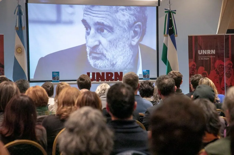 Homenaje a Juan Carlos Del Bello: "el reconocimiento llega de todos lados"