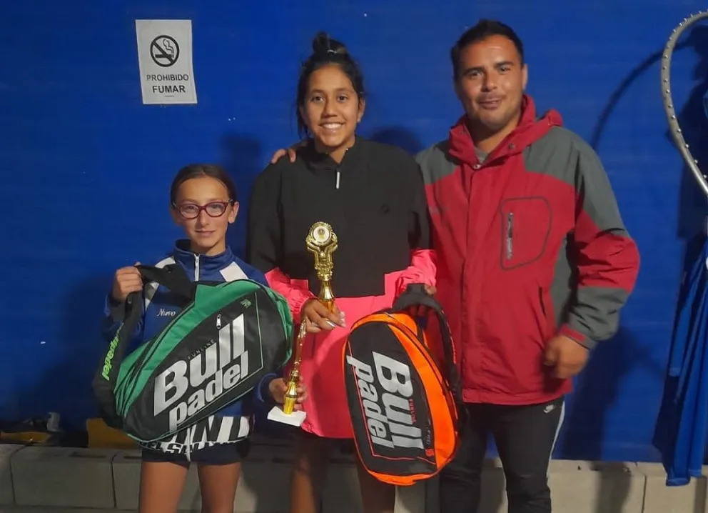 Pádel: Zoe Benítez y Jazmín Ibarrola se consagraron campeonas en Villa Dolores