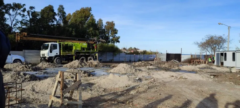 El ministro Aguilera supervisó la obra de construcción de la Comisaría del barrio Don Bosco de Comodoro Rivadavia