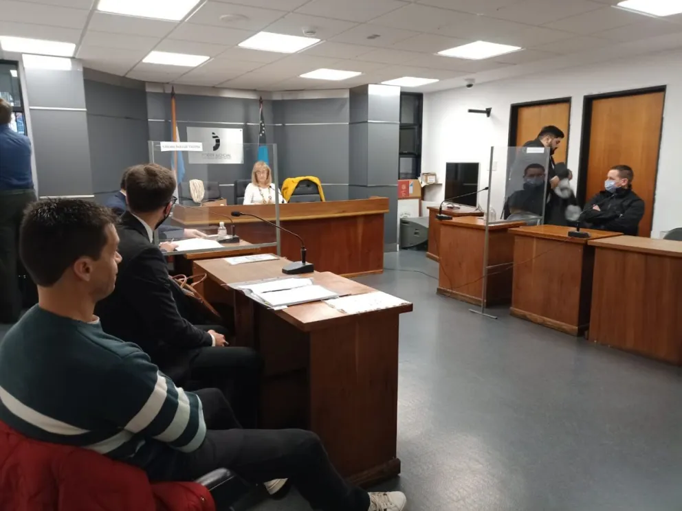 Viedma: lo atacaron por la espalda cuando fue a buscar a su hija al colegio y busca justicia