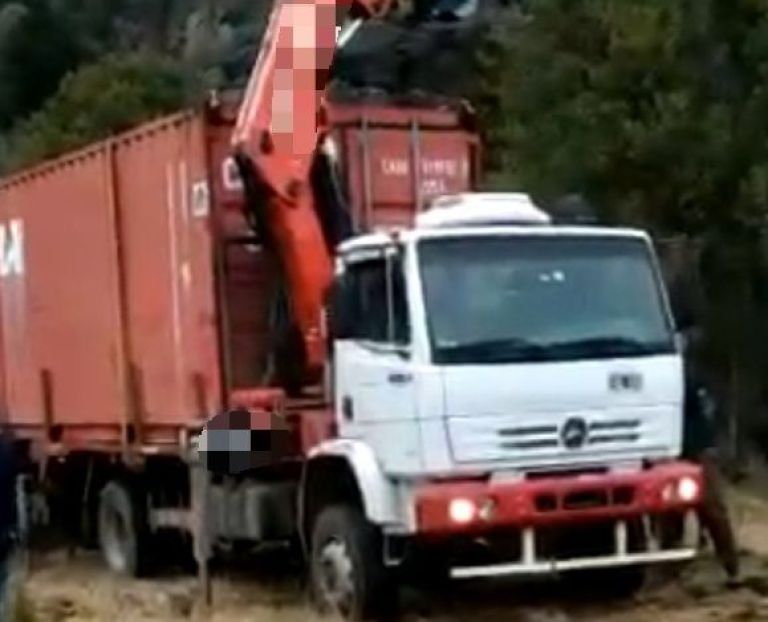 Policía recuperó un container sustraído de un terreno particular y detuvo a dos sospechosos