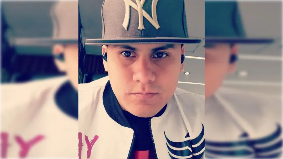 Imprudencia en dos ruedas: un reconocido cantante de la ciudad de Salta sin casco