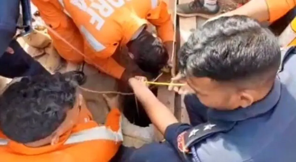 India: un niño de 10 años está atrapado en un pozo hace más de 4 días