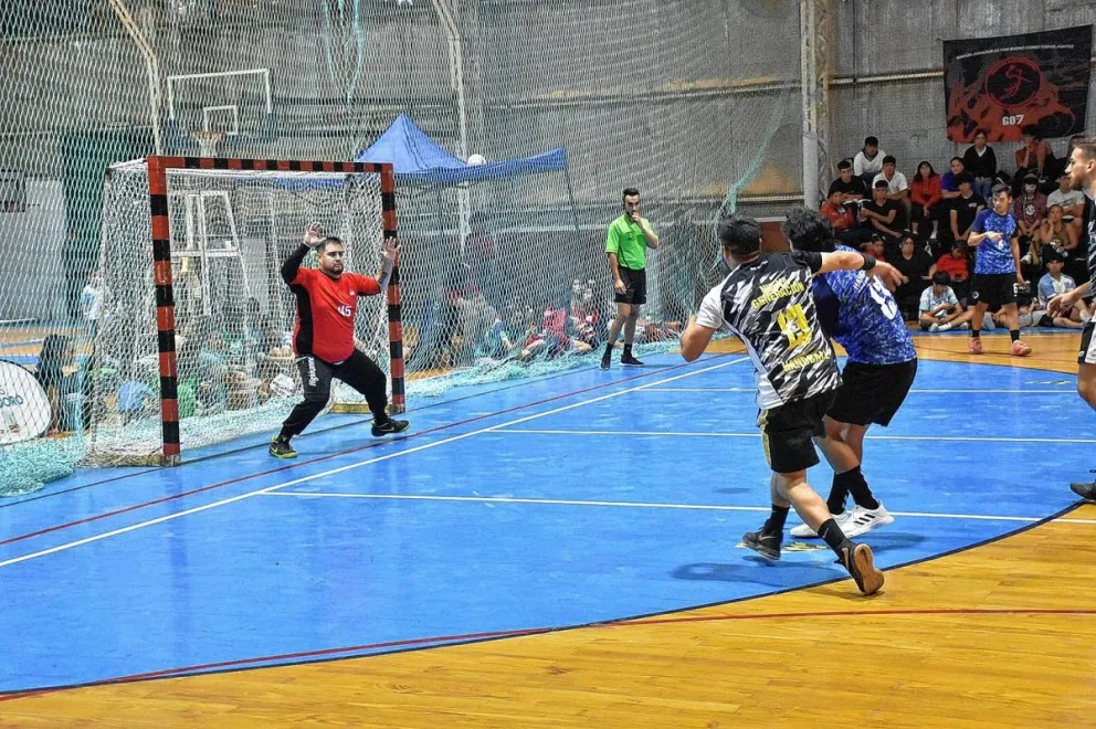 Este miércoles se presenta el Torneo Nacional de Clubes Adultos "B" de handball en Comodoro
