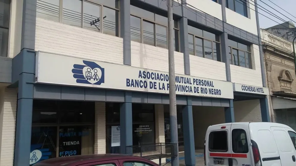 Coletazos de la crisis en la mutual del banco, para estar "al día" en la actualidad
