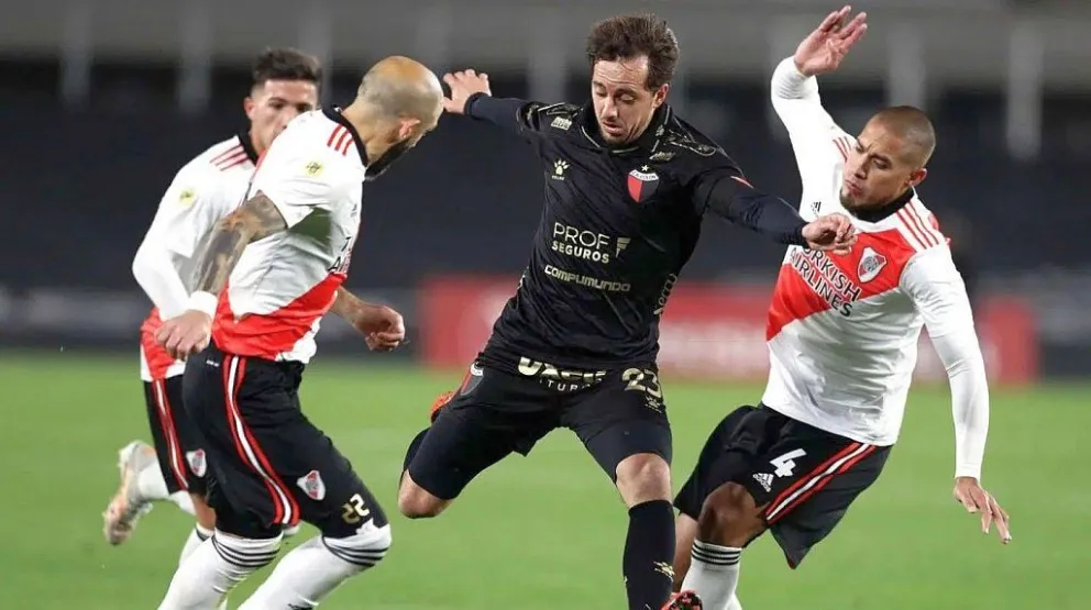 River quiere su primera victoria en el torneo y choca con Colón en Santa Fe