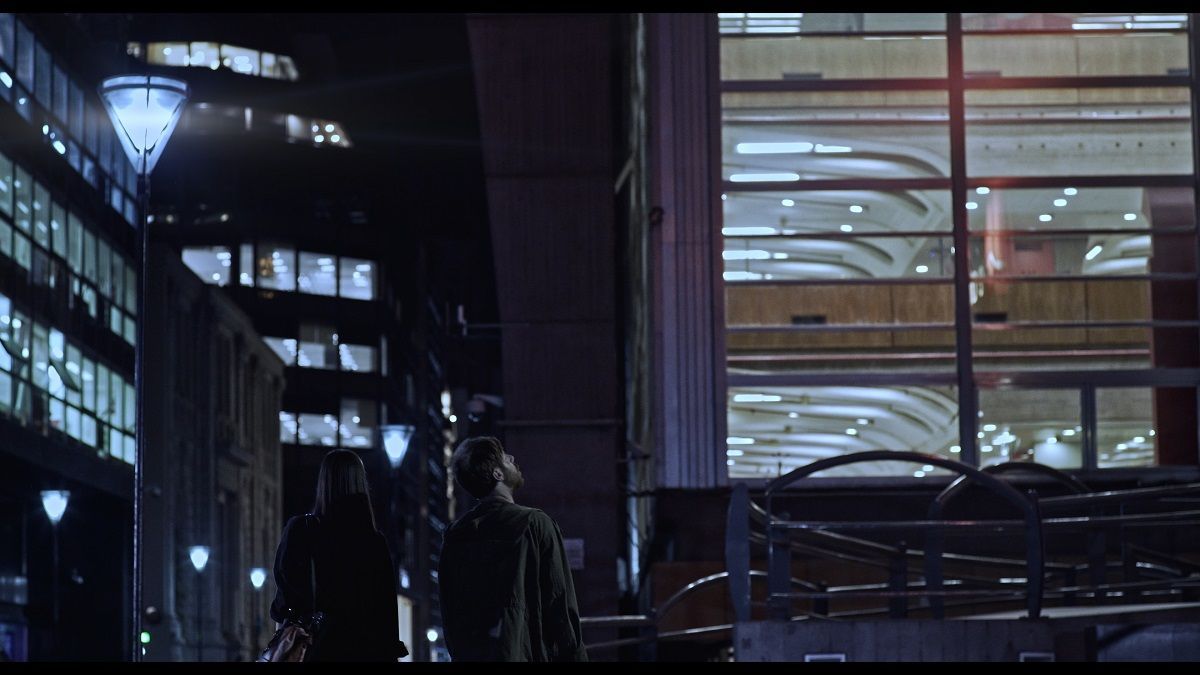 Crítica de "Las cosas donde ya no estaban", un antes del amanecer de Fabio A. Vallarelli 