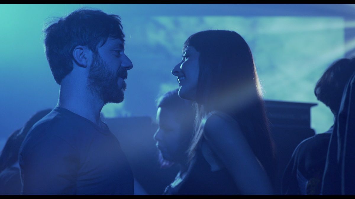 Crítica de "Las cosas donde ya no estaban", un antes del amanecer de Fabio A. Vallarelli 