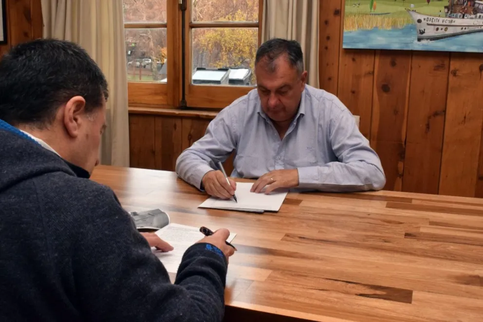 Convenio entre el municipio y Aadides