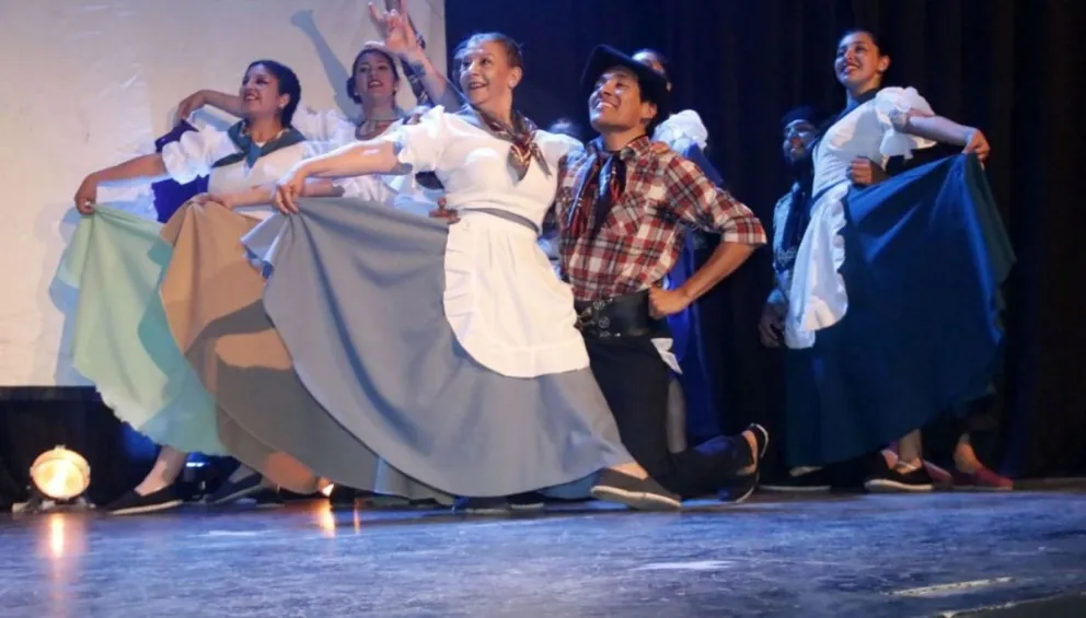 Invitan a ser parte del pericón nacional en la Fiesta de la Identidad Rionegrina
