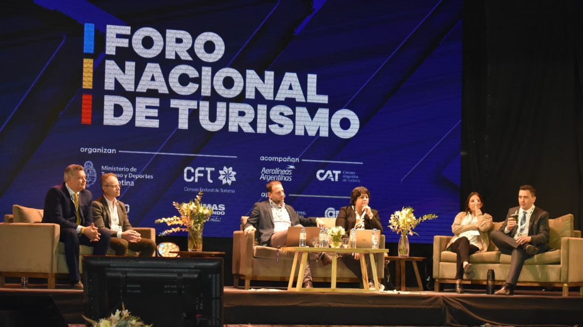 Dina Huapi participa del mayor encuentro federal de destinos turísticos