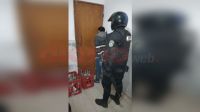 La Banda: atraparon a "Fusil" robando dos cajones del predio de Coca Cola