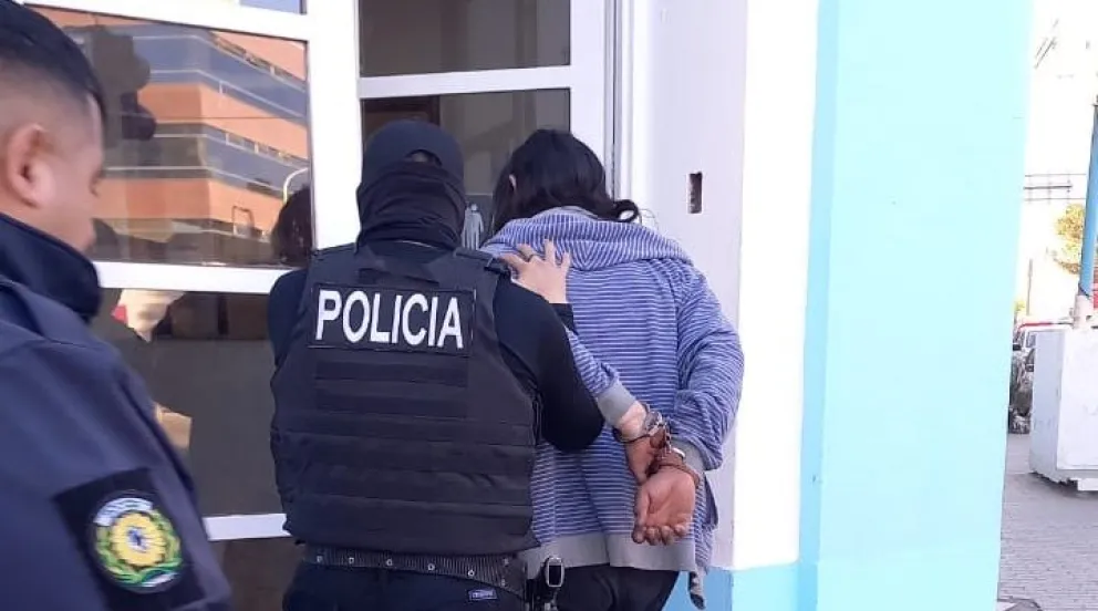 Lo apuñaló para robarle medias que tenía a la venta