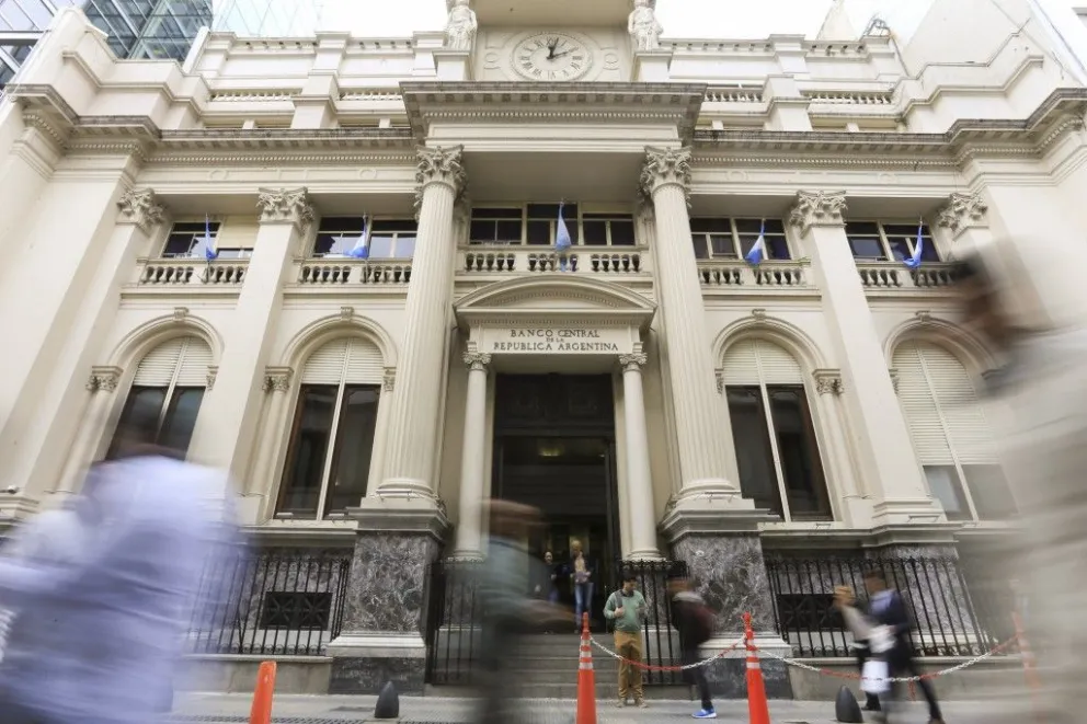 El Banco Central aumentó la tasa de interés de los plazos fijos al 53%