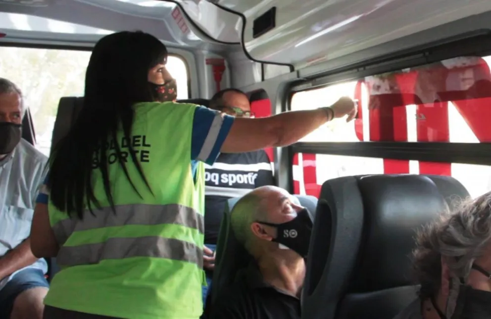 El uso de barbijo sigue siendo obligatorio en el transporte nacional