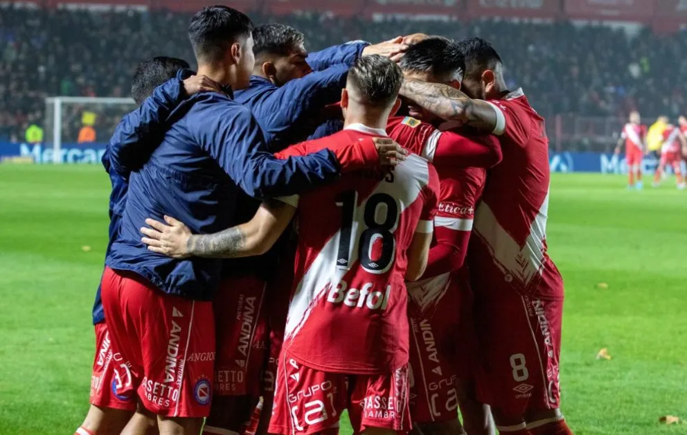 El Bicho profundizó la crisis de Independiente: le ganó en La Paternal y lo dejó sin invicto
