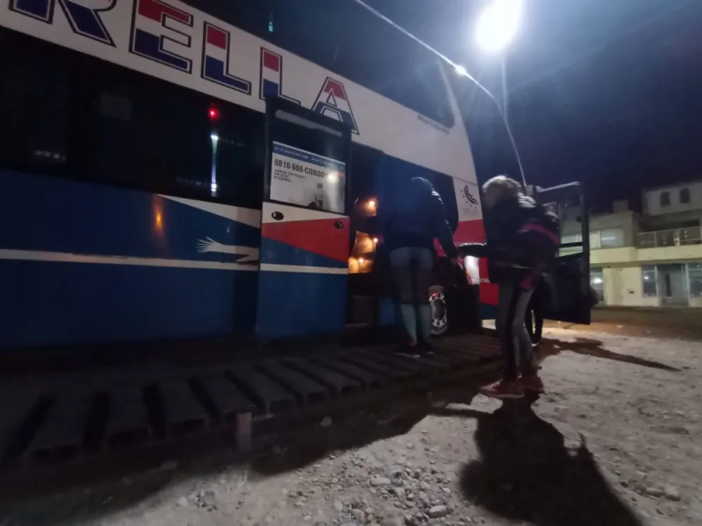 La terminal de ómnibus fue el escenario del éxodo viedmense en el "finde" con cuatro días para descansar
