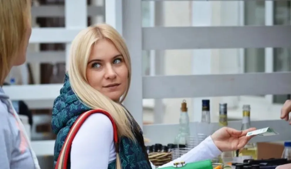 Buscan empleados sin experiencia previa para ser "clientes misteriosos": cómo y dónde aplicar