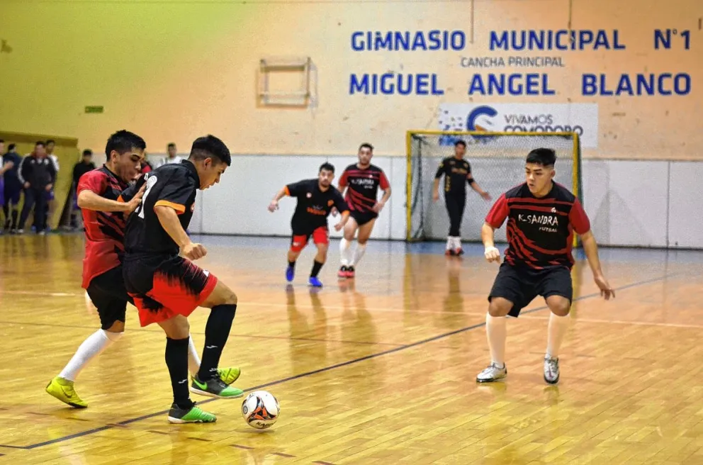 Futsal: Casi 50 partidos en tres días