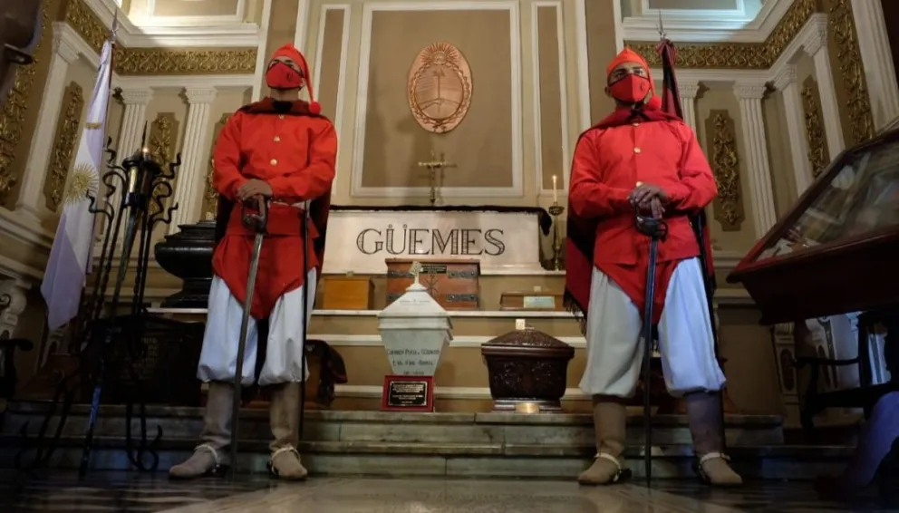 Los Infernales de Güemes le cuidarán la espalda a Alberto Fernández
