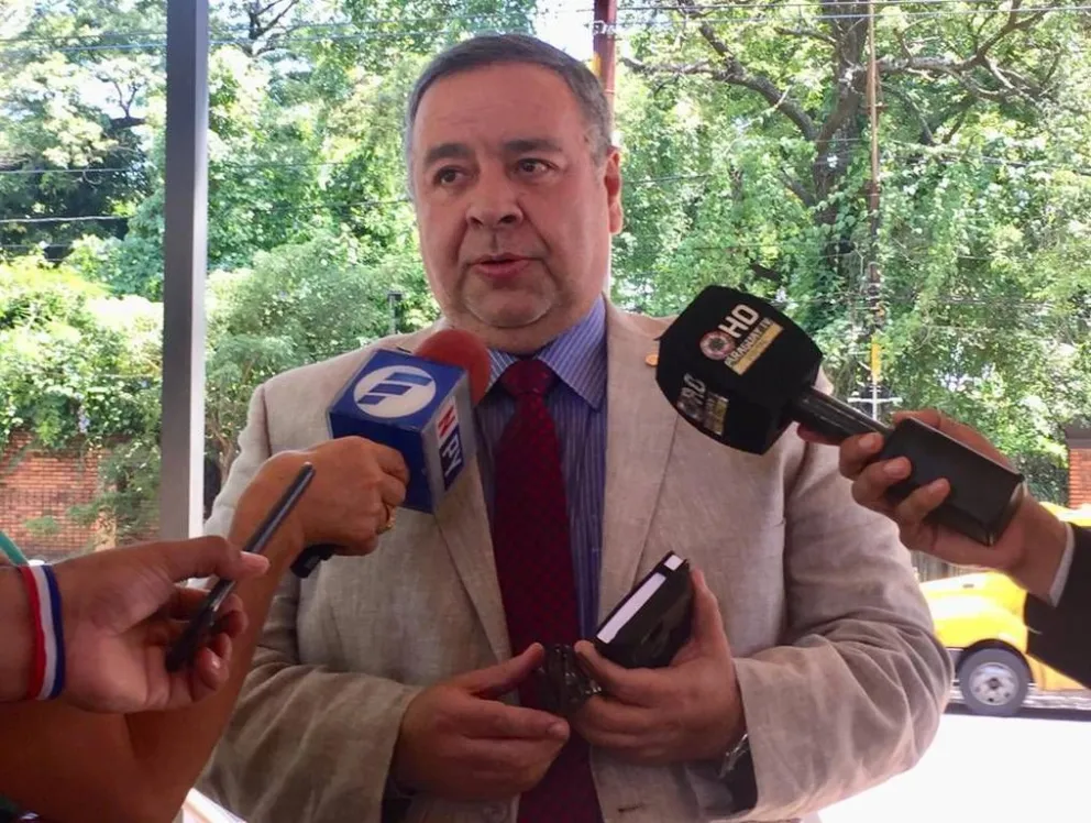Ministro paraguayo