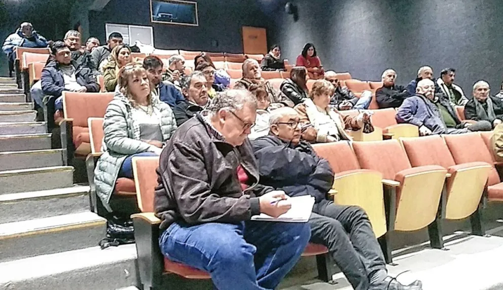 Productores y vecinos de Sarmiento fueron informados sobre las acciones que se toman en el marco de la Emergencia Hídrica