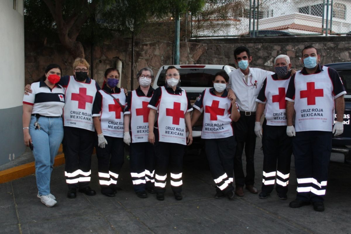 Veteranos de Cruz Roja llevan esperanza y amor a hospitales de Culiacán 