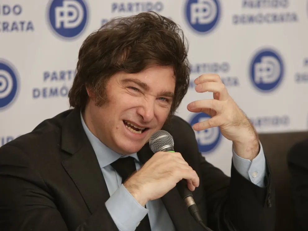 La durísima respuesta de Javier Milei a Elisa Carrió por compararlo con Hitler 