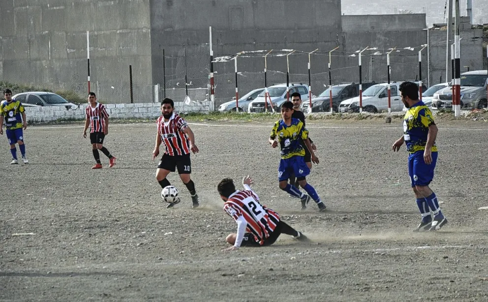 Fútbol local Categoría B: Empataron Stella Maris y Talleres