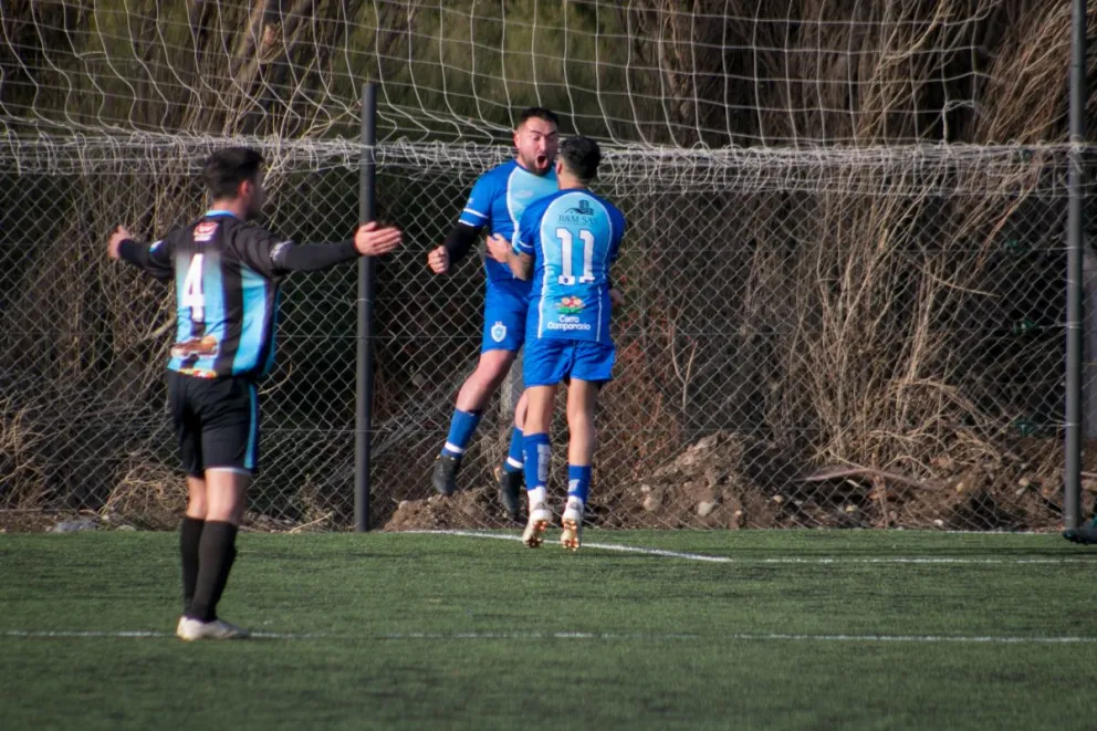 Dina Huapi ganó, le sacó el invicto a Alas y es el octavo clasificado