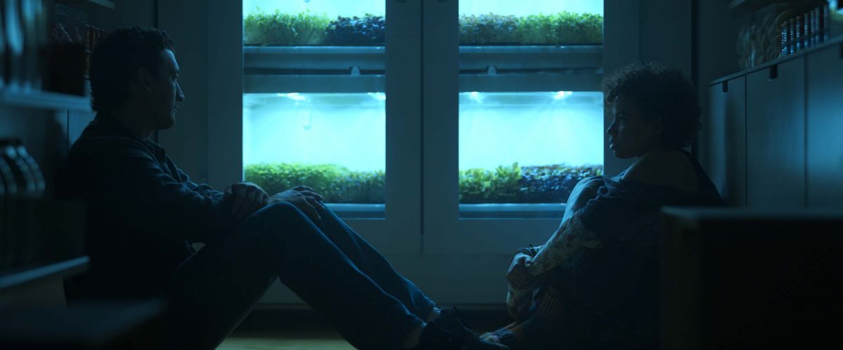 Crítica de “La cabeza de la araña”, thriller psicológico con Chris Hemsworth y Miles Teller