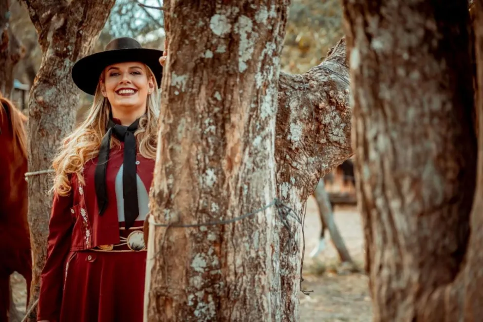 Marina Cornejo: fue consagrada como la gran cantora de Salta para homenajear a Miguel de Güemes