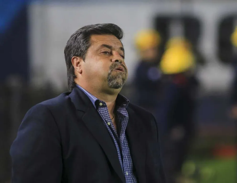 Caruso Lombardi contra Tevez: "No puede dirigir"