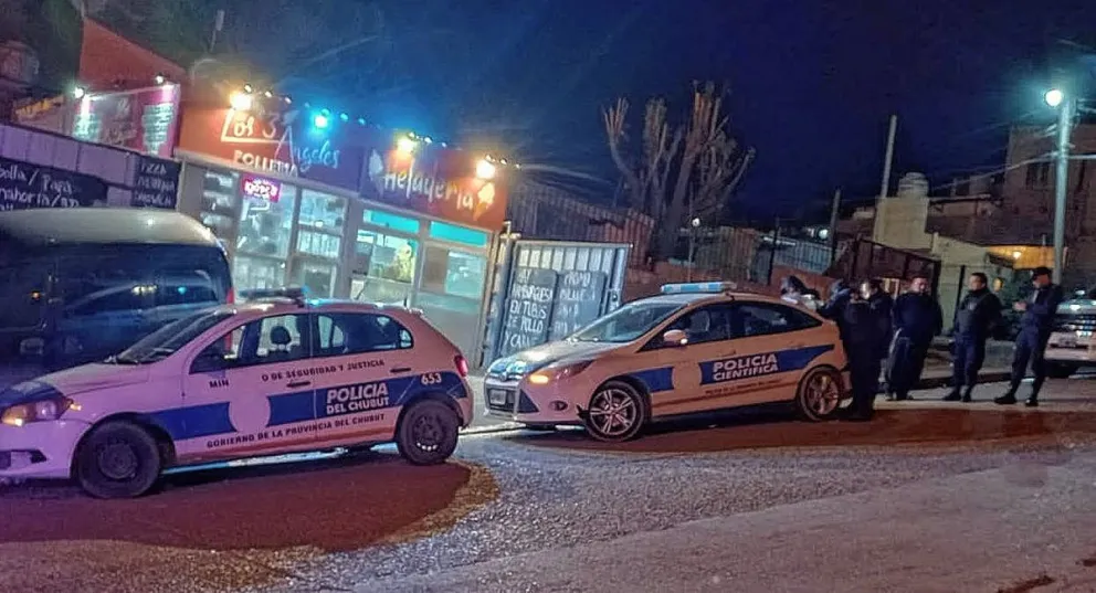 Tremendo: en un asalto le gatilló a comerciante, el disparo no salió y fue reducido a golpes