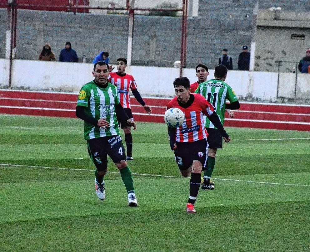 Roca festejó ante Laprida y es puntero